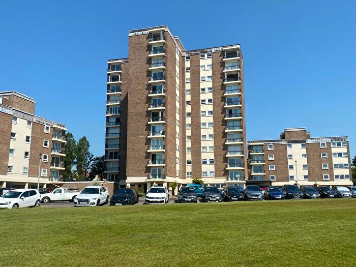 3 Bedroom Flat To Rent In The Esplanade, Frinton On Sea, CO13