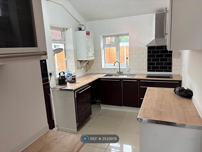 4 Bedroom Semi Detached House To Rent In Newhall Lane, Bolton, BL1