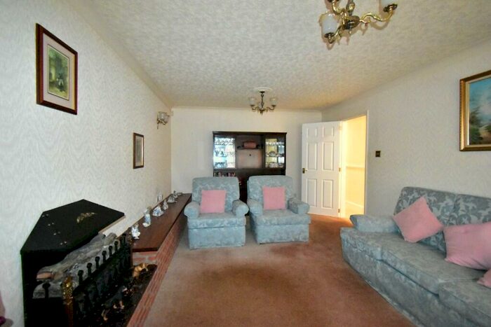 2 Bedroom Detached Bungalow For Sale In Henry Street, Redhill, Nottingham, Nottinghamshire, NG5
