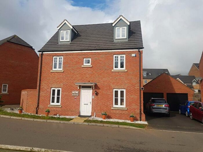 5 Bedroom Detached House To Rent In Charisse Gardens, Oxley Park, Milton Keynes, MK4