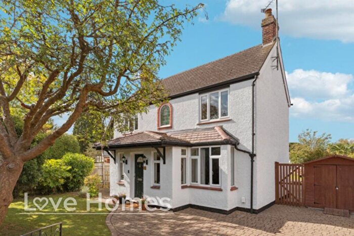 4 Bedroom Detached House For Sale In Old Road, Barton-Le-Clay, MK45