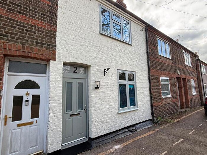 2 Bedroom Terraced House For Sale In Grenfell Avenue, Maidenhead, SL6