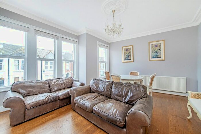 3 Bedroom Maisonette To Rent In Edgeley Road, Clapham, London, SW4