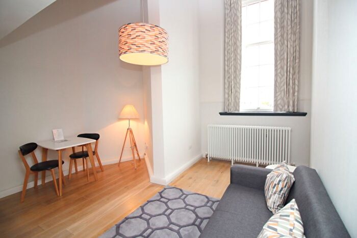1 Bedroom Flat To Rent In Flat, Mcdonald Road, Broughton, Edinburgh, EH7