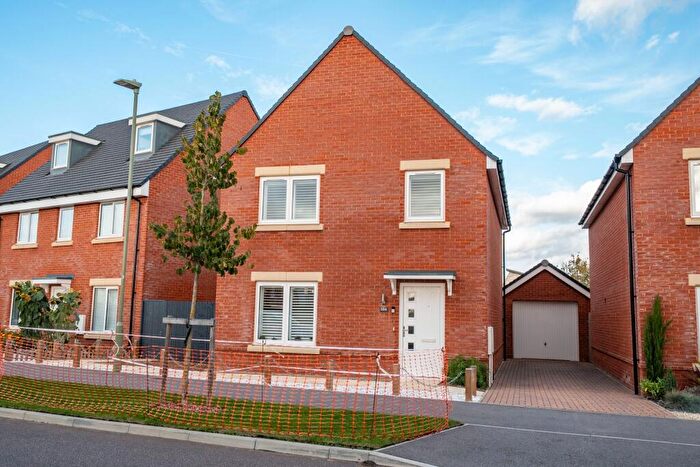 4 Bedroom Detached House For Sale In Cashmere Drive, Andover, SP11