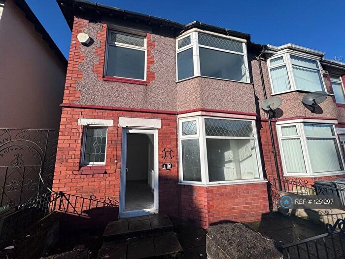 3 Bedroom Semi-Detached House To Rent In Parkhurst Road, Birkenhead, CH42