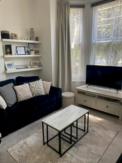 1 Bedroom Flat For Sale In Oxford Road, Worthing, BN11