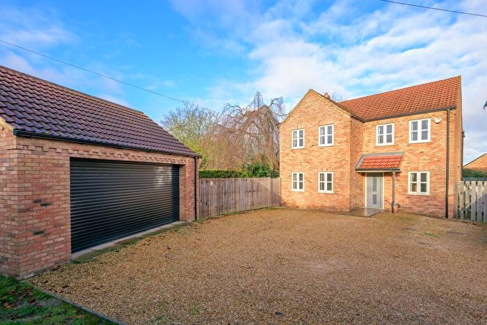 4 Bedroom Detached House For Sale In Wisbech Road, Outwell, Wisbech, PE14