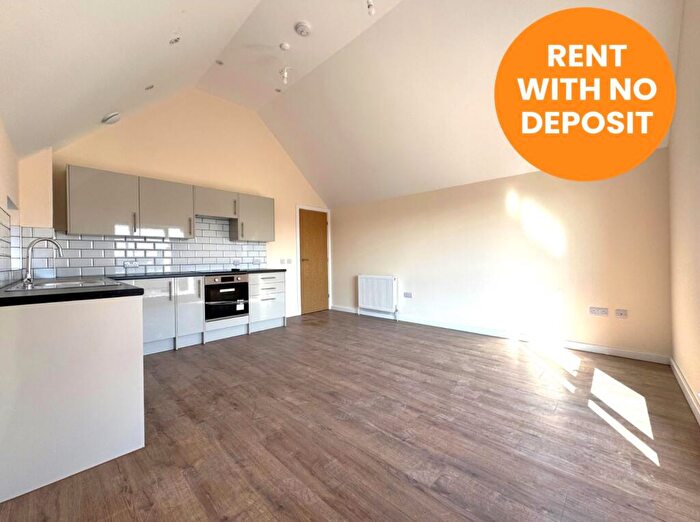 2 Bedroom Flat To Rent In Brockhurst Road, Gosport, Hampshire, PO12