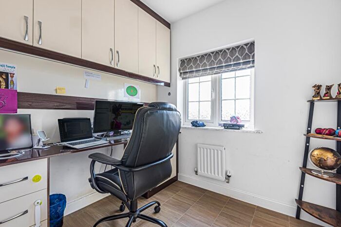 4 Bedroom Semi Detached House To Rent In Didcot, Oxfordshire, OX11