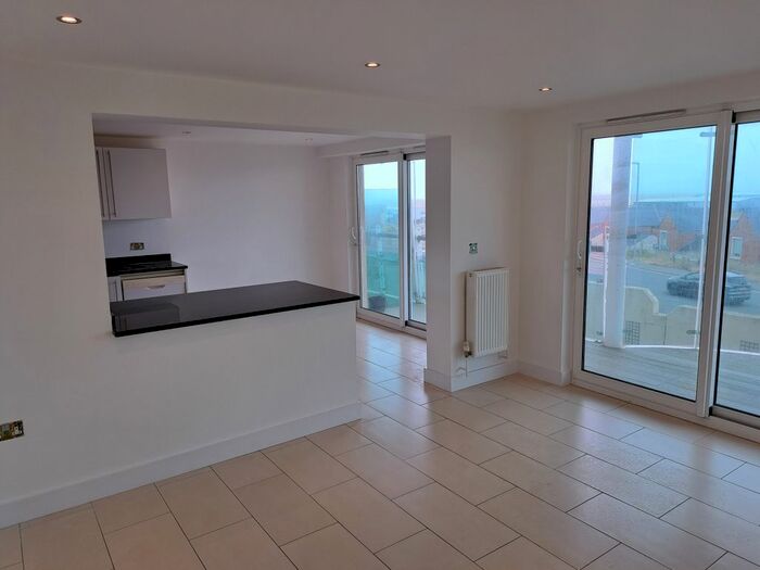 2 Bedroom Flat To Rent In Ayton Drive, Portland, DT5