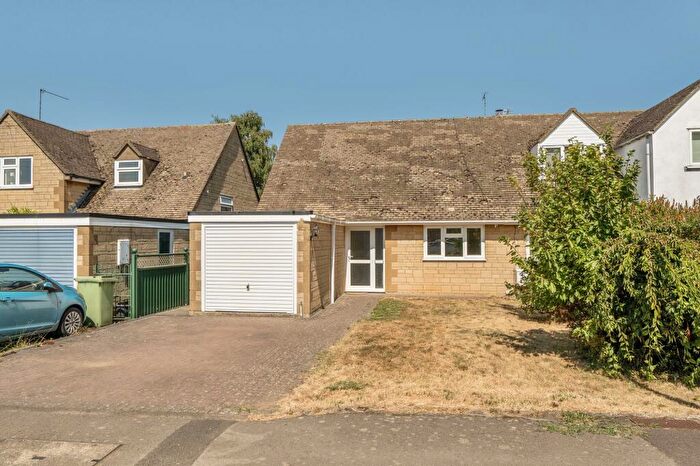 2 Bedroom Semi-Detached Bungalow To Rent In Granbrook Lane, Mickleton, GL55