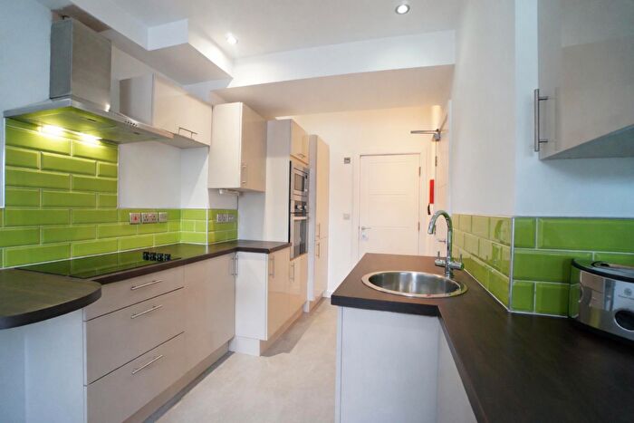 1 Bedroom Apartment To Rent In High Street, Bangor, LL57
