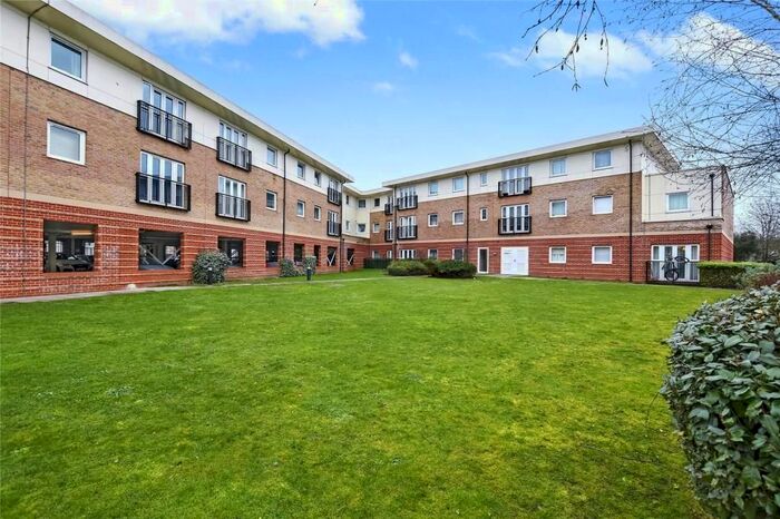 2 Bedroom Flat To Rent In Uxbridge Road, Hillingdon, Uxbridge, UB10
