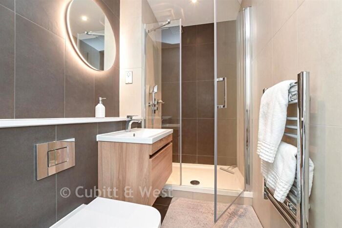 1 Bedroom Apartment For Sale In Wood Street, East Grinstead, West Sussex, RH19