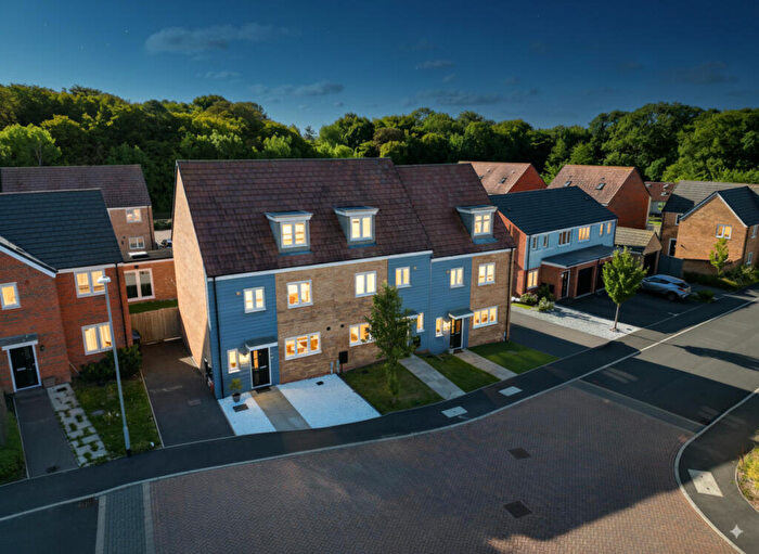 4 Bedroom Town House For Sale In Bloomfield Drive, Hinchingbrooke, PE29