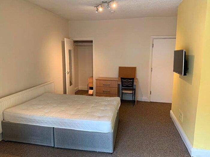 4 Bedroom Flat To Rent In Owens Park, Wilmslow Road, Fallowfield, Manchester, M14