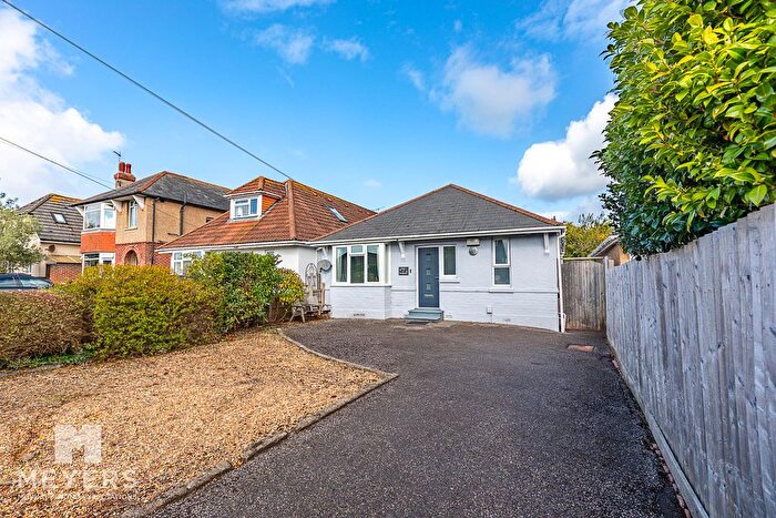 2 Bedroom Detached Bungalow For Sale In Hinchliffe Road, Poole, BH15