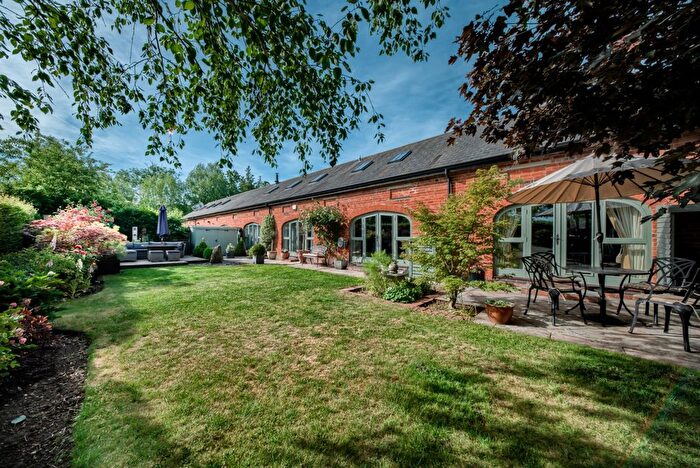 3 Bedroom Barn Conversion For Sale In Netherstead Court Morton Bagot, Morton Bagot, B80