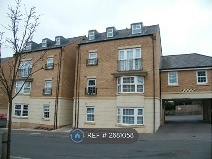 2 Bedroom Flat To Rent In Ilam Court, Rugby, CV22