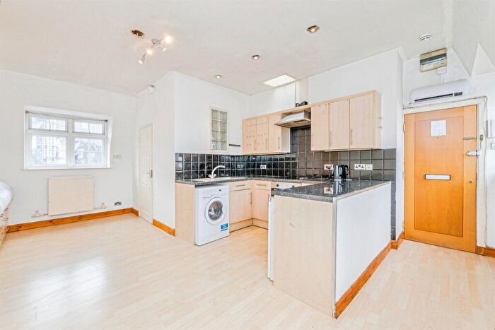 Studio For Sale In Westgate Street, Cardiff, CF10