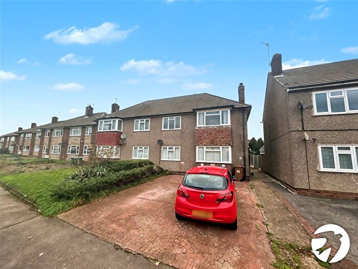 2 Bedroom Maisonette For Sale In Westerham Drive, Sidcup, Kent, DA15