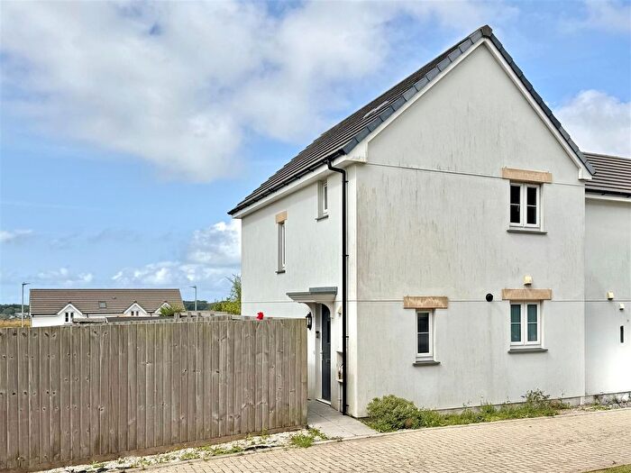 3 Bedroom End Of Terrace House For Sale In Chivilas Road, Camborne, TR14