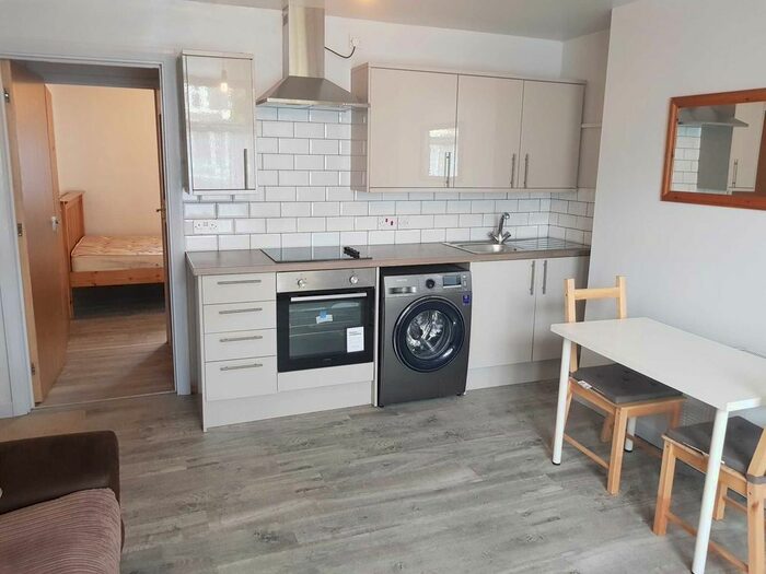 1 Bedroom Flat To Rent In Richmond Street, Cardiff, CF24
