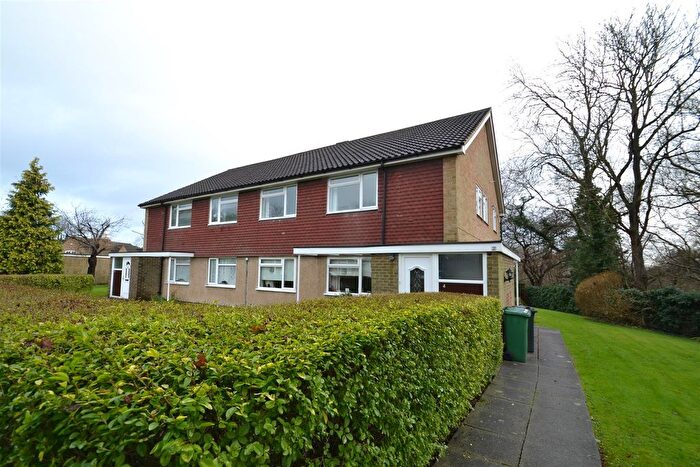 2 Bedroom Maisonette For Sale In Rookwood Close, Merstham, RH1