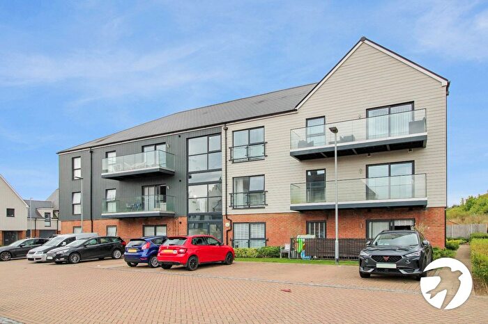 2 Bedroom Flat To Rent In Chalk Pit House, Havelock Drive, Greenhithe, Kent, DA9