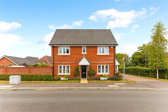 3 Bedroom Semi Detached House For Sale In Skylark Place, Badshot Lea, Farnham, Surrey, GU9
