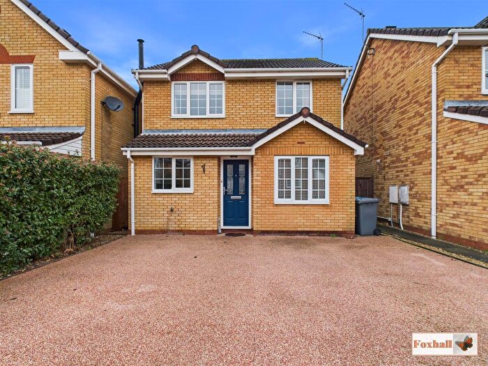 3 Bedroom Detached House For Sale In Dogwood Close, Purdis Farm, Ipswich, IP3