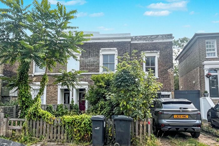 5 Bedroom Semi Detached House For Sale In Loughborough Park, London, SW9