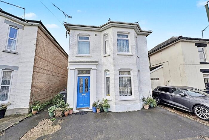 3 Bedroom Detached House For Sale In Boscombe, BH7