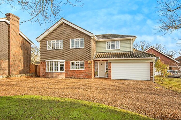 5 Bedroom Detached House For Sale In Woodlands, Colchester, CO4