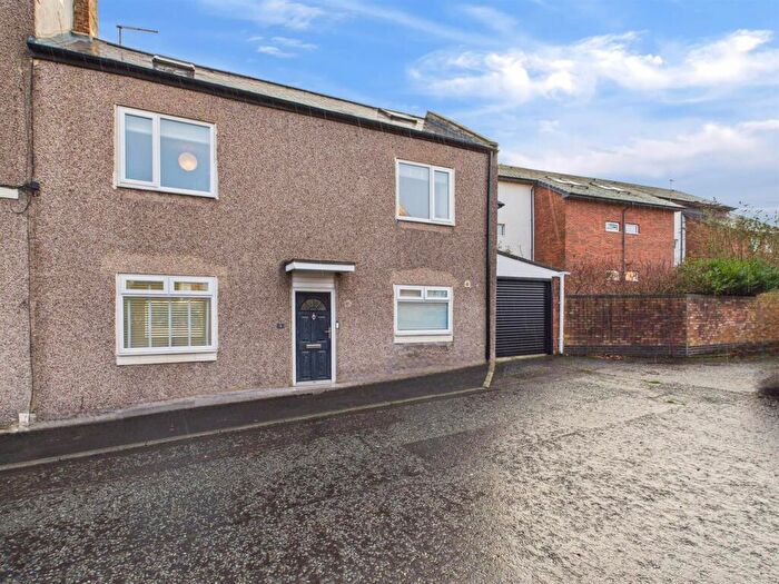 2 Bedroom Semi-Detached House For Sale In Bedford Place, Gateshead, NE8
