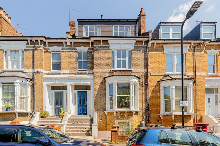2 Bedroom Flat To Rent In Alkham Road, N16