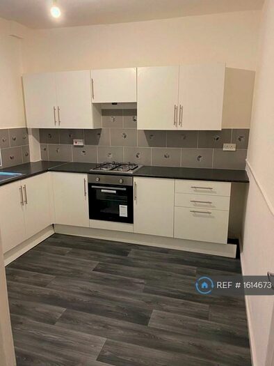 2 Bedroom Terraced House To Rent In Lees Road, Oldham, OL4