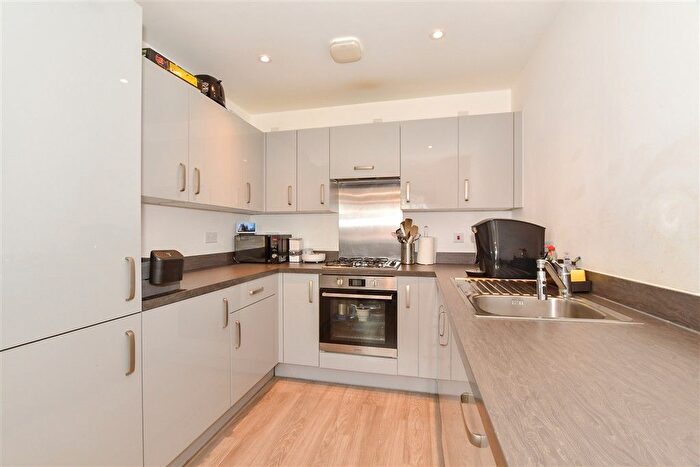 3 Bedroom End Terrace House For Sale In Brewers Way, Faygate, Horsham, West Sussex, RH12