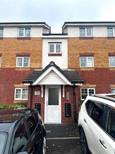 2 Bedroom Flat For Sale In Deanery Court, Manchester, M8