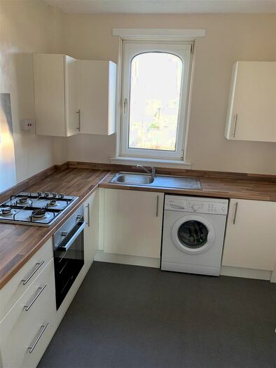 2 Bedroom Flat To Rent In Shand Street, Wishaw, ML2