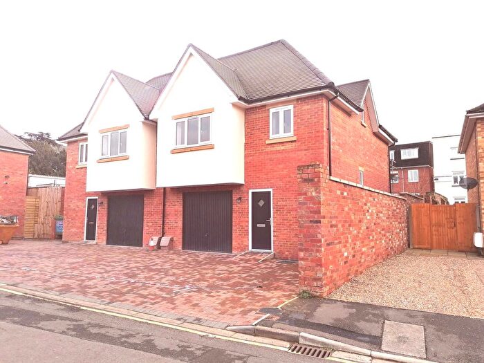 4 Bedroom Property To Rent In Westbeech Court, Banbury, OX16