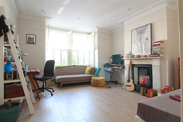 1 Bedroom Flat To Rent In Frith Road, Hove, BN3
