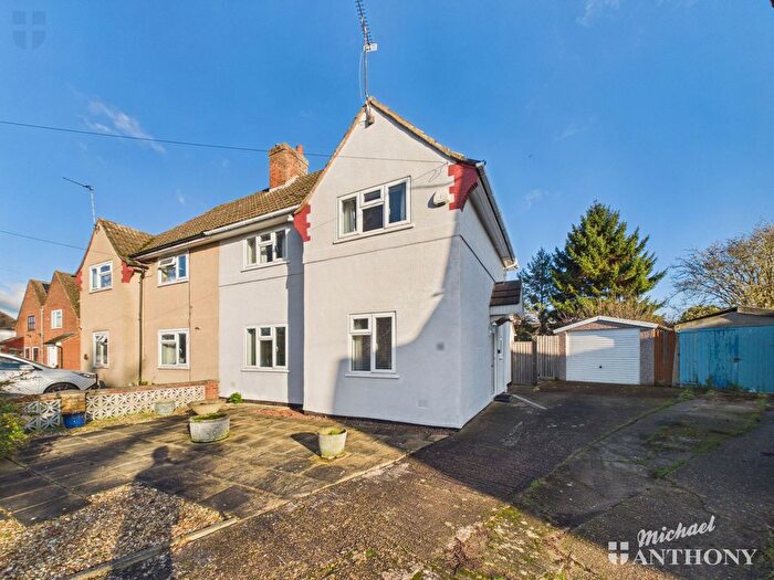 3 Bedroom Semi Detached House For Sale In Elm Green, Aylesbury, HP21