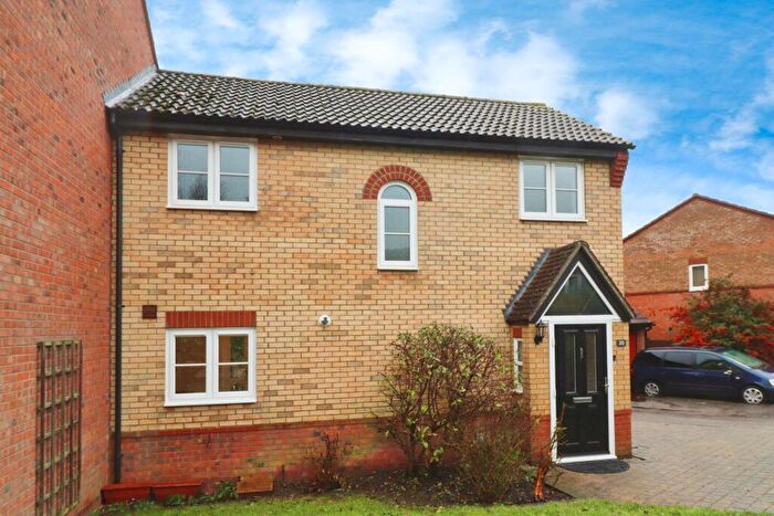 2 Bedroom Semi Detached House For Sale In Cleves Avenue, Brentwood, CM14