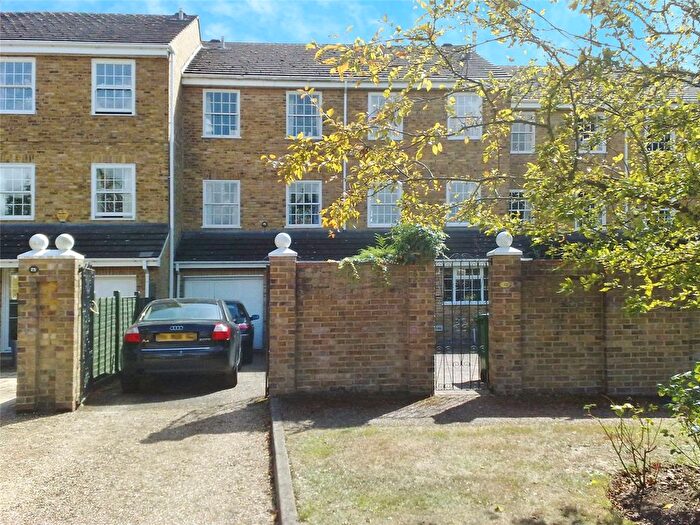 4 Bedroom Terraced House To Rent In Belle Vue Close, Staines, Middlesex, TW18