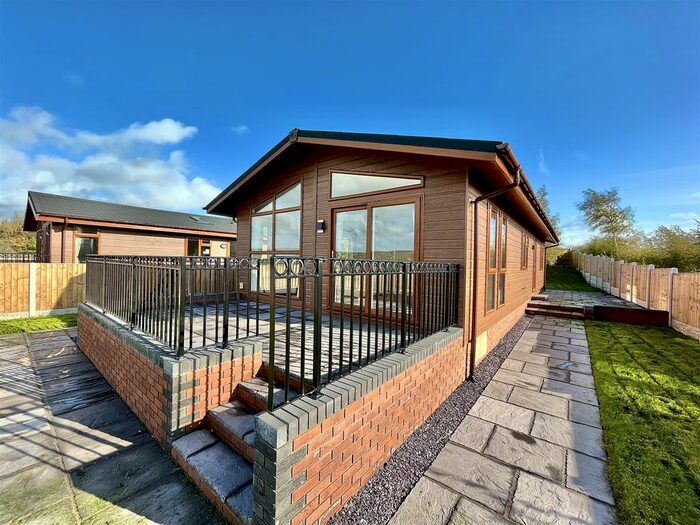 2 Bedroom Mobile/park Home For Sale In Newnham Road, Blakeney, GL15