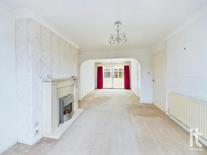 3 Bedroom Semi-Detached House For Sale In Windermere Road, High Lane, Stockport, SK6