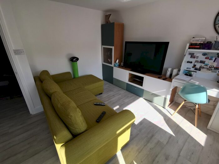 1 Bedroom Flat To Rent In St Albans Road, Watford, WD24