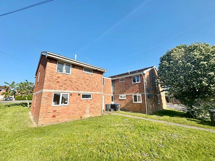 2 Bedroom Flat To Rent In Abbatt Close, Ludgershall, Andover, SP11